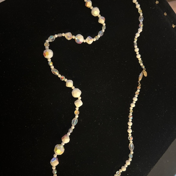Stunning signed Vintage Vendome white bead cut crystal necklace- long - Picture 6 of 16